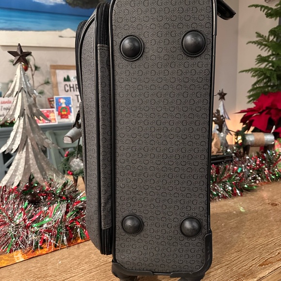 Guess Proposal Luggage Set - Picture 12 of 16